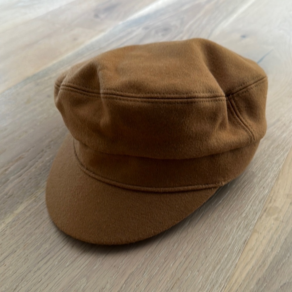 Gap wool tan messenger cap.